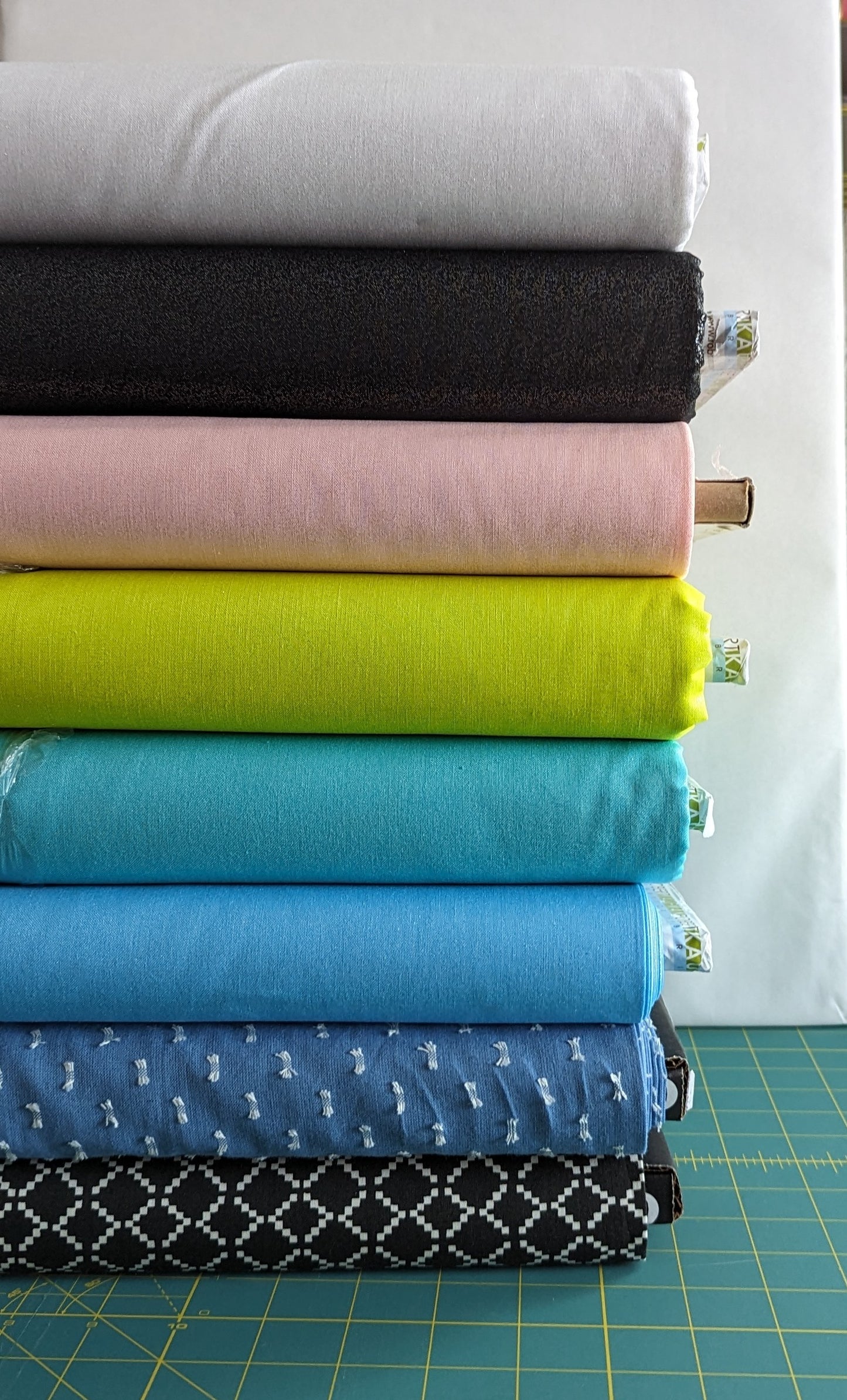Kona Sheen Disco Quilt Kit - Our Version